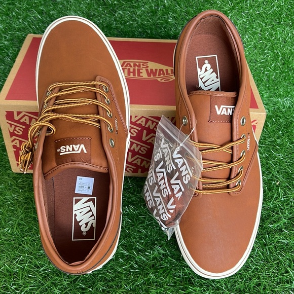 Vans WMNS Atwood
(Leather)Brown/Mashmallow
VN0A327LLYV
Sneakers - Picture 13 of 16